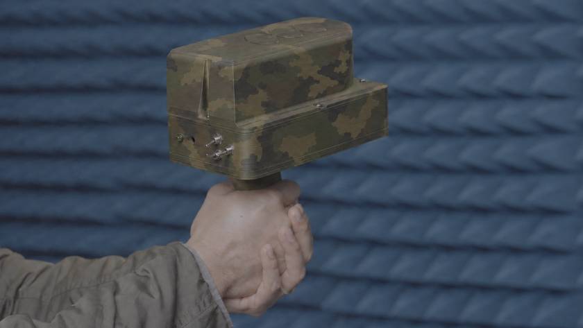 Rakurai drone jammer