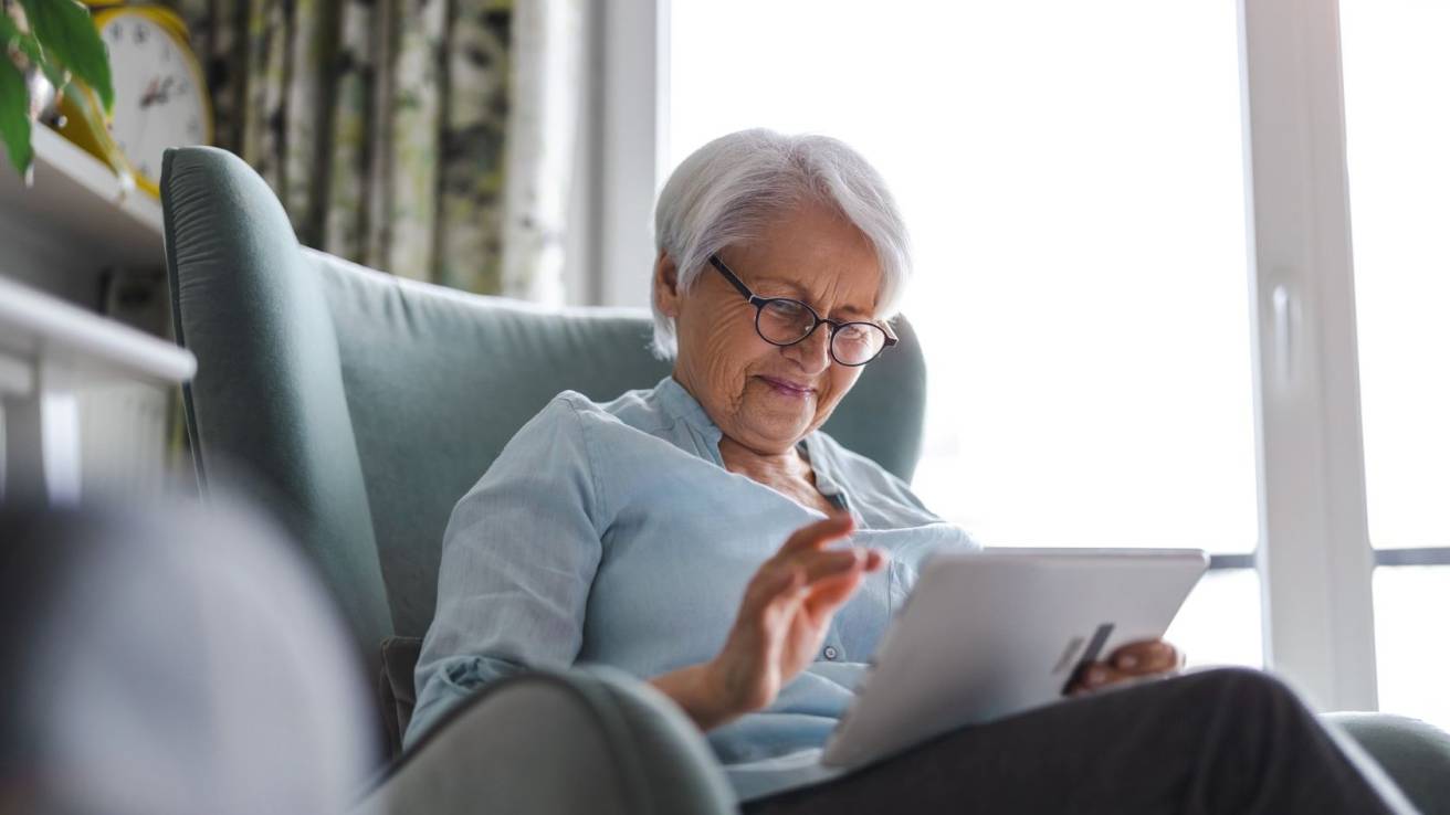 Loneliness and dementia: how technology can help